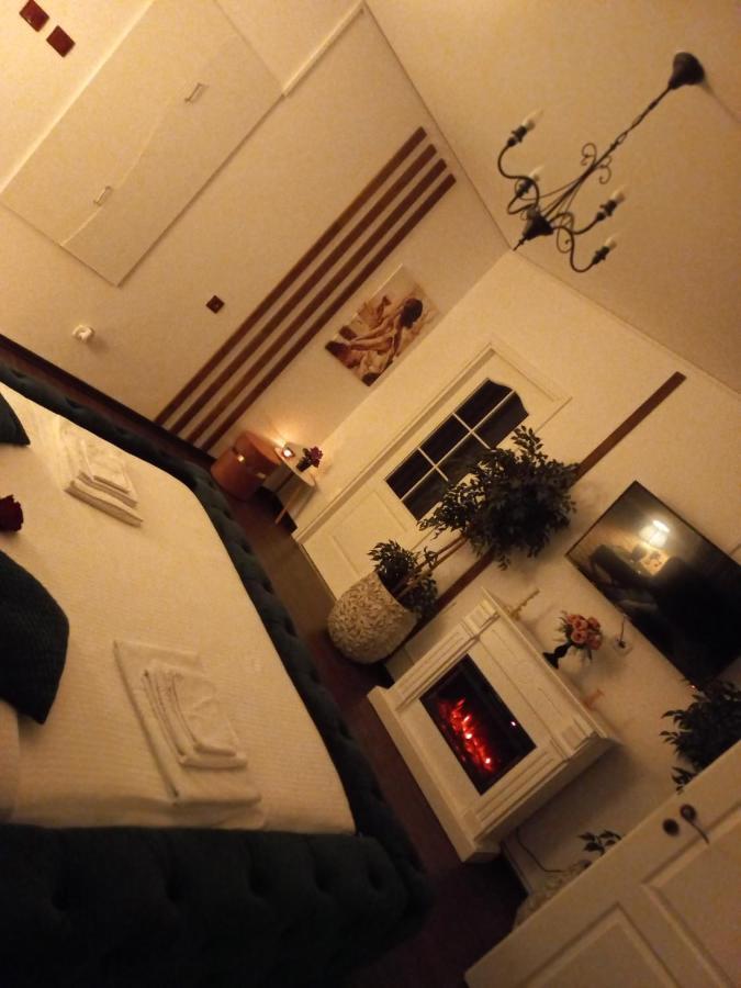 Casa Maria Roses Hotel Rîşnov Ngoại thất bức ảnh